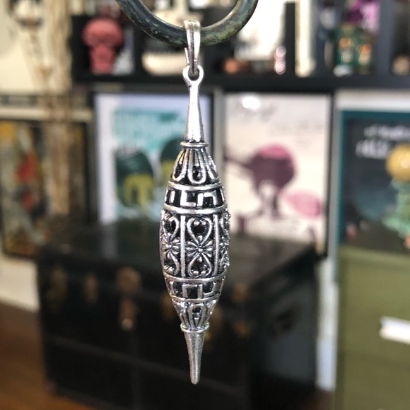 Silver Filagree Pendant - Picture 1 of 2